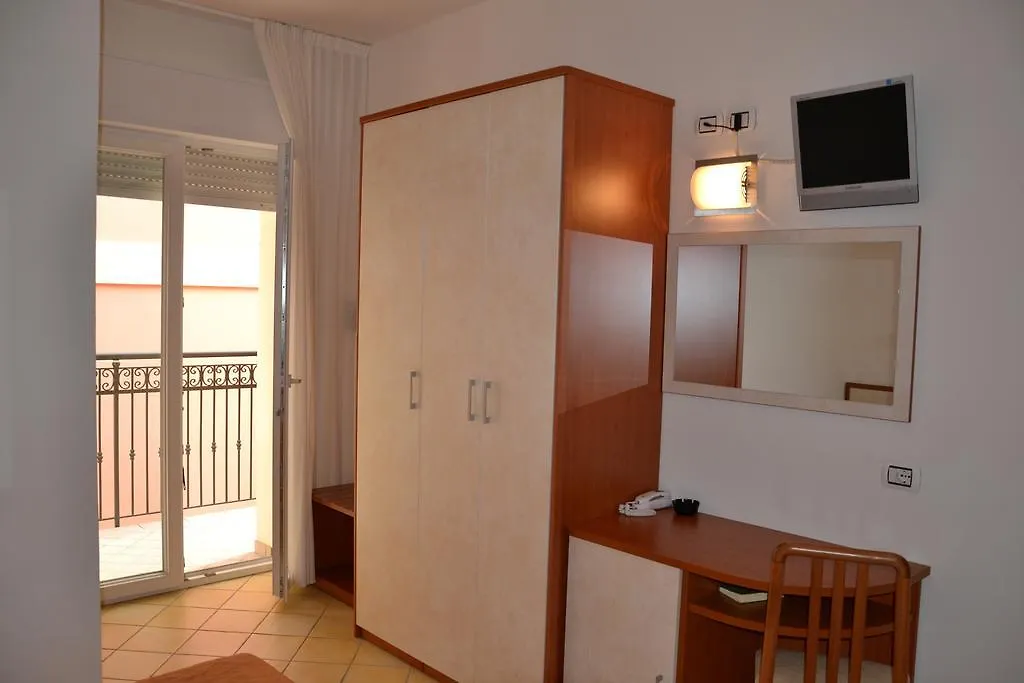 Hotel Ariston Мизано-Адриатико 3*,  Италия