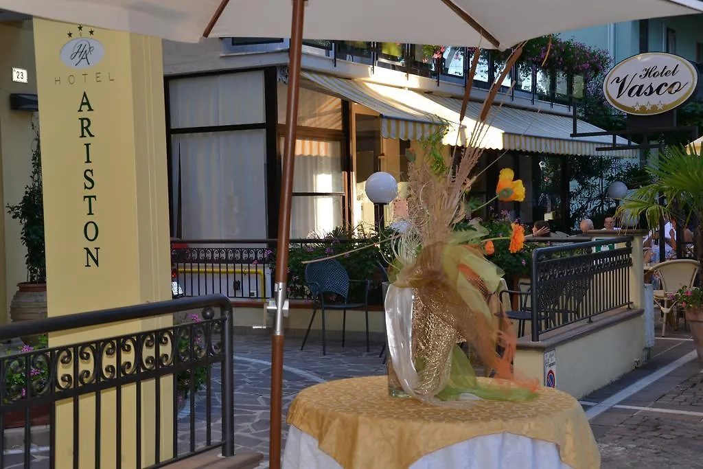Hotel Ariston Мизано-Адриатико 3*,